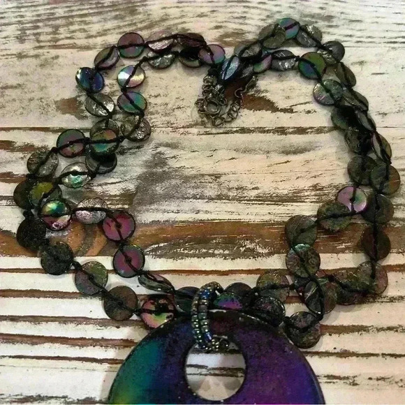 Rainbow Pendant Statement necklace - Picture 6 of 8